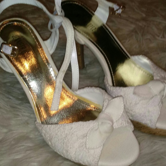 Shoes - Picture 2 of 3